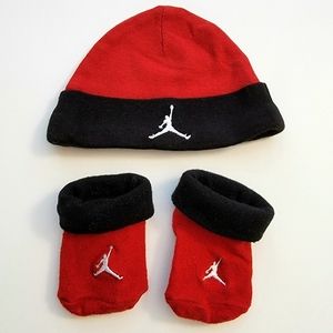 Jordan Jumpman hat and booties red and black set for babys (0-6M)